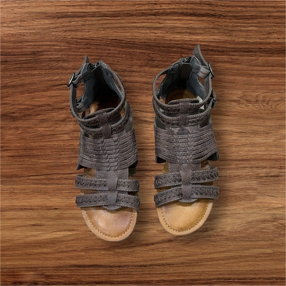 Not Rated Brown Sandal Size 6 Excellent Condition Purchased @ Buckle